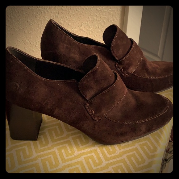 BORNS size 9.5 never worn - Picture 1 of 5